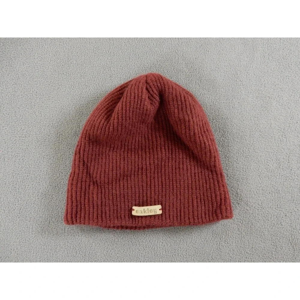 Oakley Beanie Hat Maroon Ribbed Cap Logo Winter Warm Ski Snowboard Skate - Picture 1 of 7
